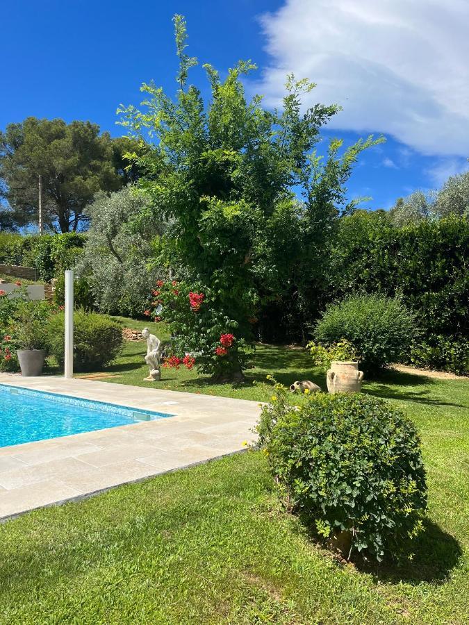 Le Clos Serein Le Beausset Exterior photo